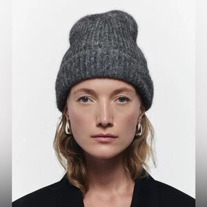 JANESSA LEONÉ PIPER BEANIE